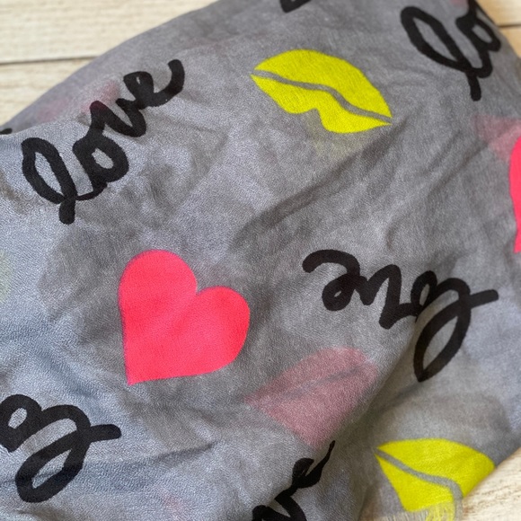 NWT Betsey Johnson Love And Lips Infinity Scarf - Picture 5 of 5